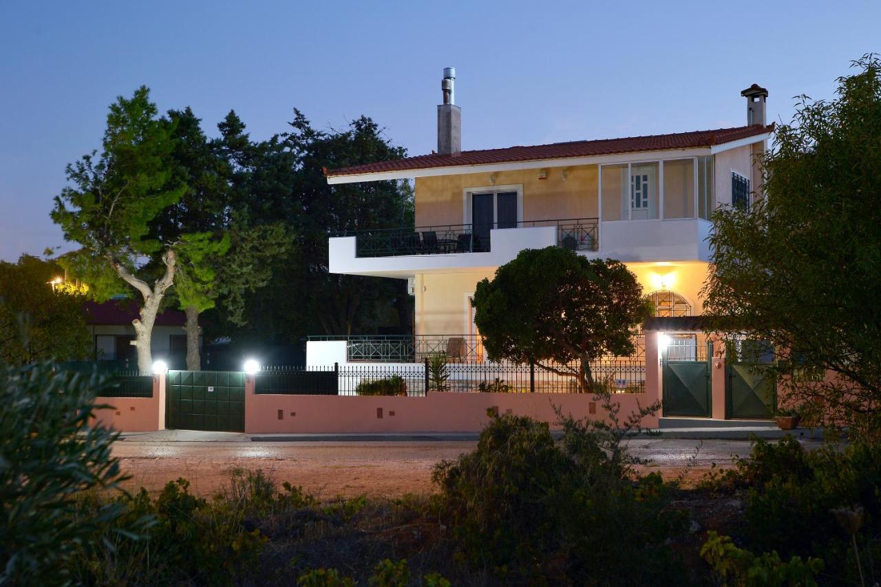 Domelia'S Luxury Apartments Near Airport & Beach 아르테미다 외부 사진