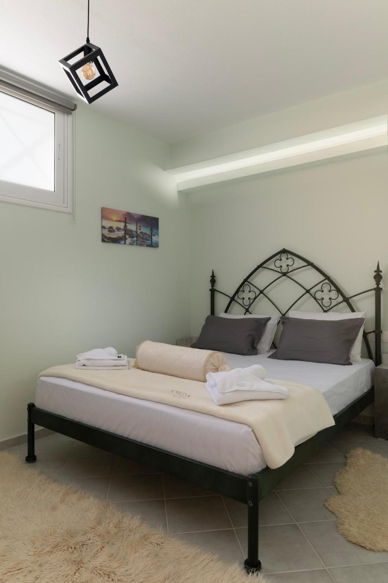 Domelia'S Luxury Apartments Near Airport & Beach 아르테미다 외부 사진