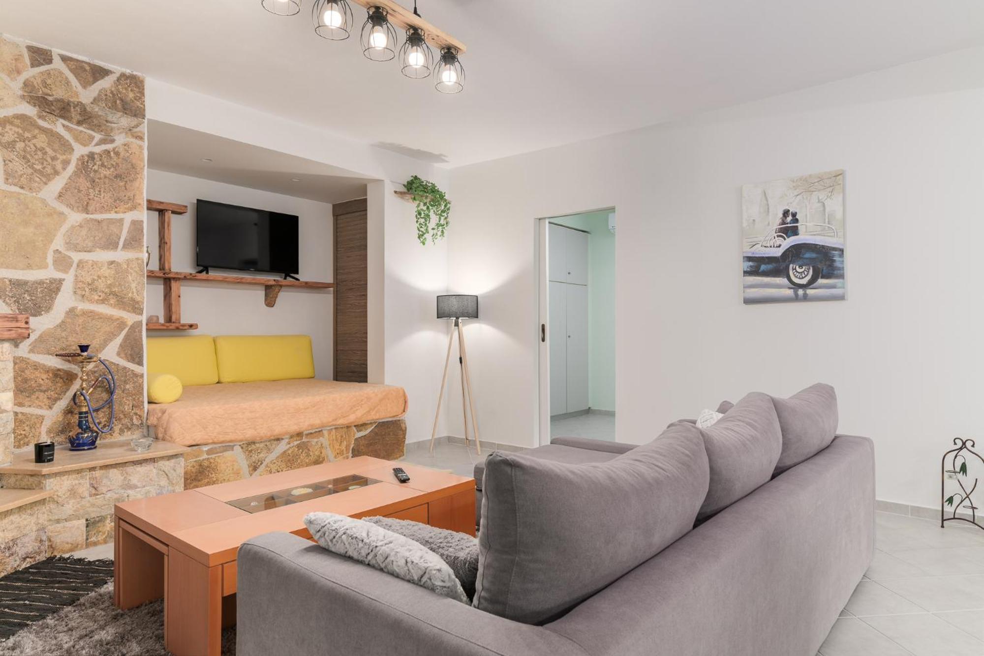 Domelia'S Luxury Apartments Near Airport & Beach 아르테미다 외부 사진