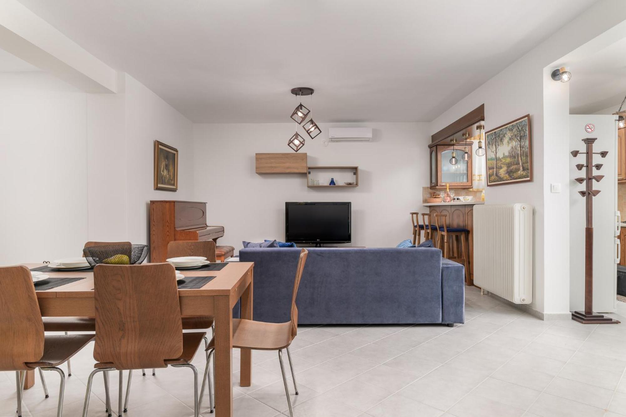 Domelia'S Luxury Apartments Near Airport & Beach 아르테미다 외부 사진