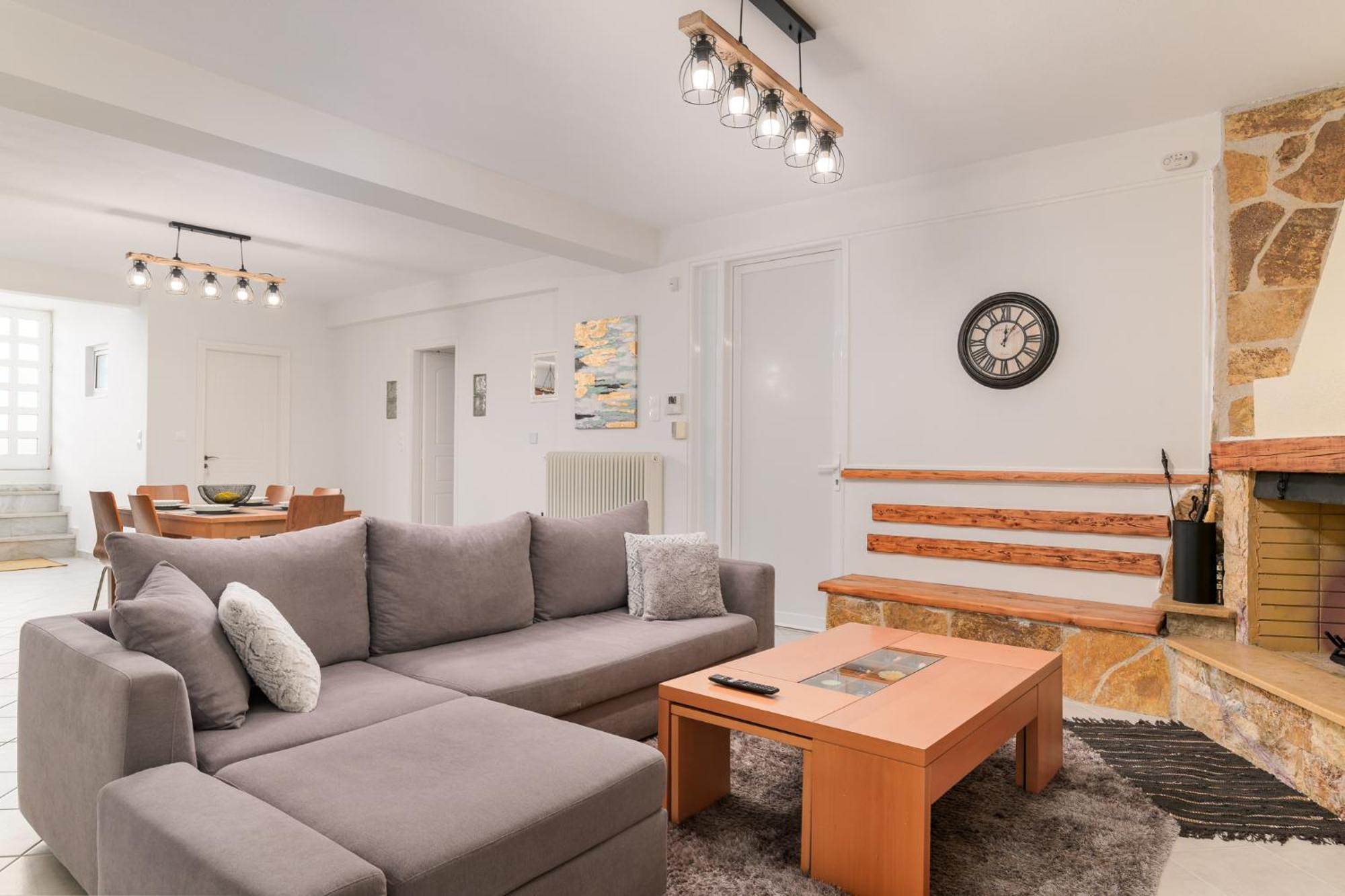 Domelia'S Luxury Apartments Near Airport & Beach 아르테미다 외부 사진